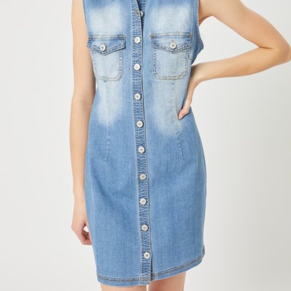 Button Down Sleeveless Denim Dress - Picture 5 of 11